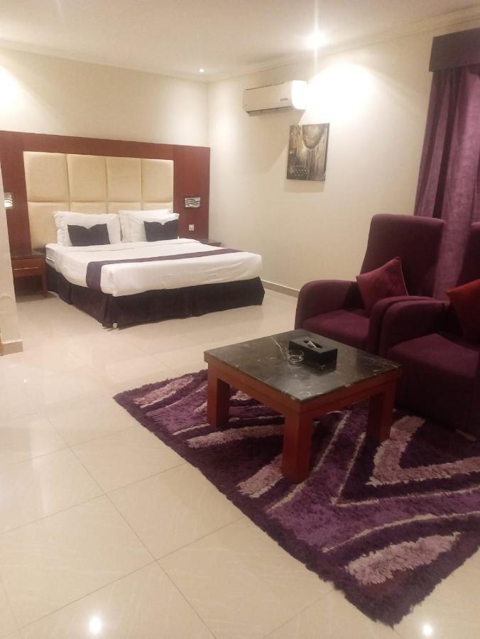 Nawara Riyadh